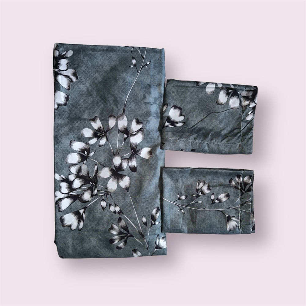 NIP Twin Duvet Cover with 2 Pillow Cases